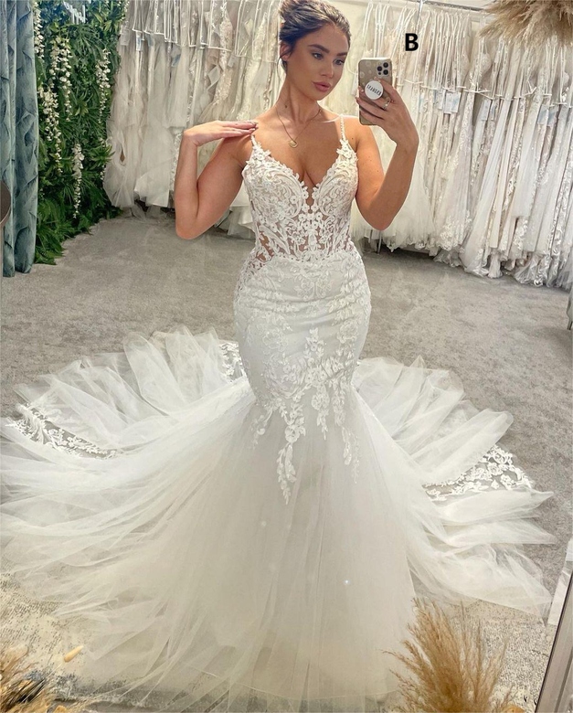 Exquisite V-Neck Spaghetti Straps Sleeveless Mermaid Wedding Gown