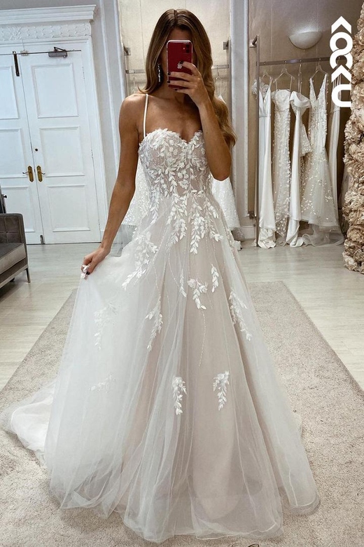 Luxurious Spaghetti Straps Sweetheart A-Line Tulle Wedding Dress