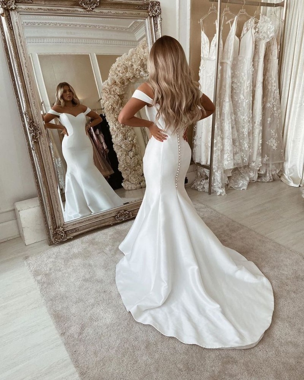 Off-Shoulder Mermaid Chic Sleeveless Bridal Gown