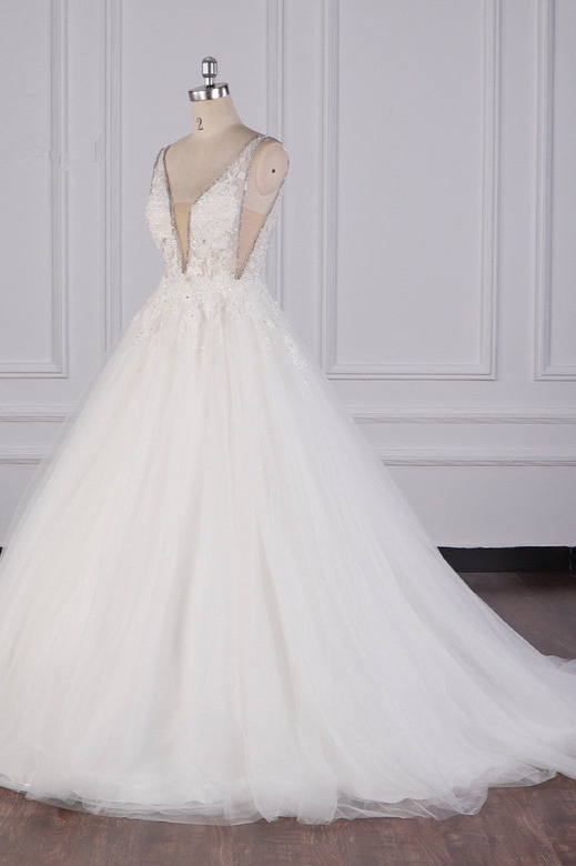 Sexy Deep-V-Neck Ball Gown Wedding Dress with Sleeveless Appliques and Beadings