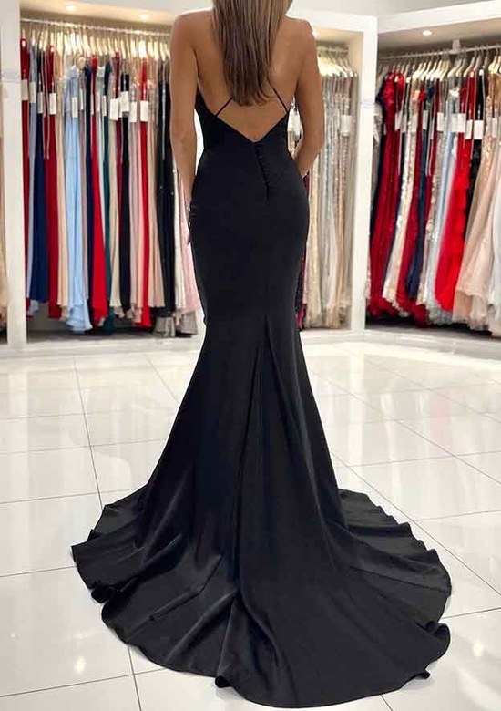 Elegant Trumpet/Mermaid V-Neck Satin Sweep Train Prom Dress