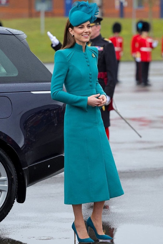 Kate Middleton 2023 Peacock Blue Midi Dress for Office Wear