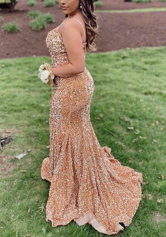 Elegant Velvet Sequined Trumpet/Mermaid V-Neck Court Train Prom Dress