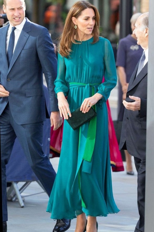 Kate Middleton Scoop Two Tone Lace-Up Maxi Dress for Contrasting Elegance