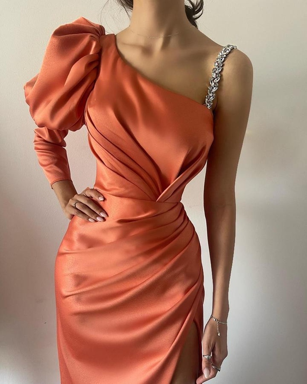 Elegant Column Prom Dress with Split Front and Long Sleeves