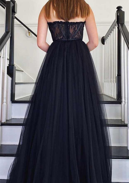 A-Line Sweetheart Strapless Tulle Prom Dress with Elegant Appliqued Detail