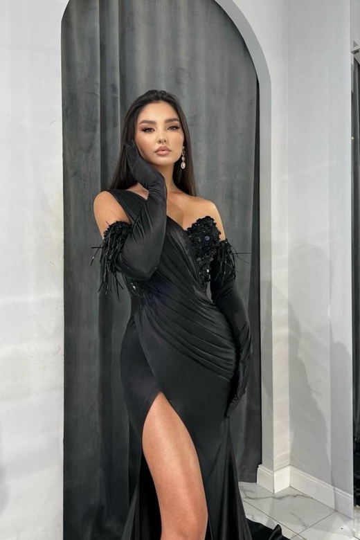 Black One Shoulder Slit Mermaid Prom Dress