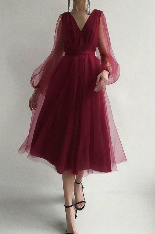 Burgundy Long Sleeve V-Neck Tulle Prom Dress for Romantic Elegance