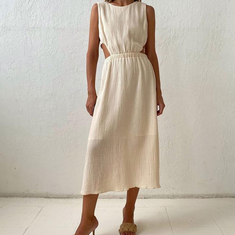 Leisure Crew Neck Cutout Waist Button Back Crinkled Midi Sundress in Apricot