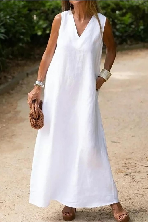 White Linen Pocket Dress with V-Neck for Simple Elegance