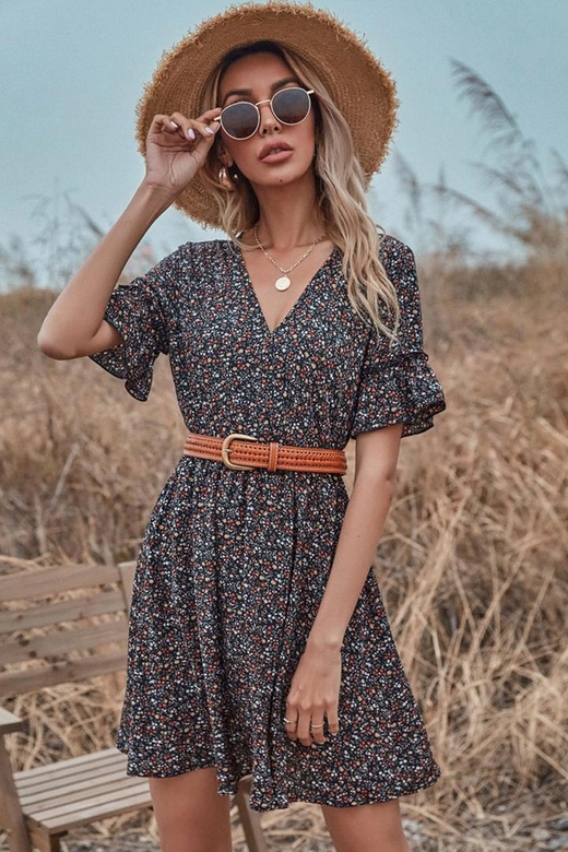 Loose V-neck Floral Dress for Comfort and Style