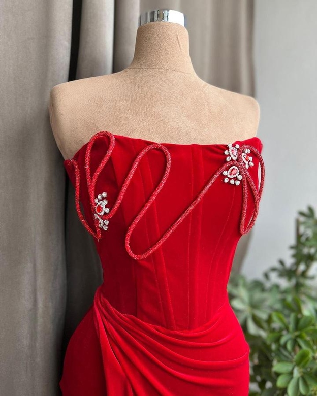 Designer Red Strapless Velvet Jewels Prom Dress with Elegance