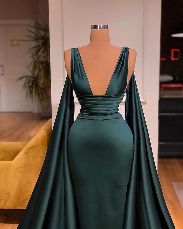 Sexy Deep V-Neck Sleeveless Long Evening Gown Mermaid Prom Dress with Ruffles