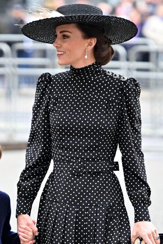 Kate Middleton Inspired Polka Dot Long Sleeve Dress for Classic Elegance