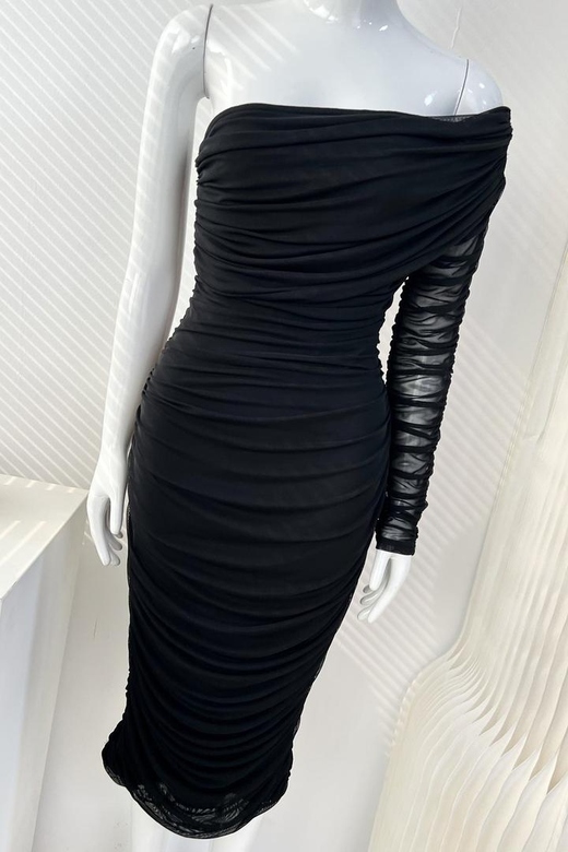 Chic Black One Sleeve Bodycon Cocktail Dress for Sleek Elegance