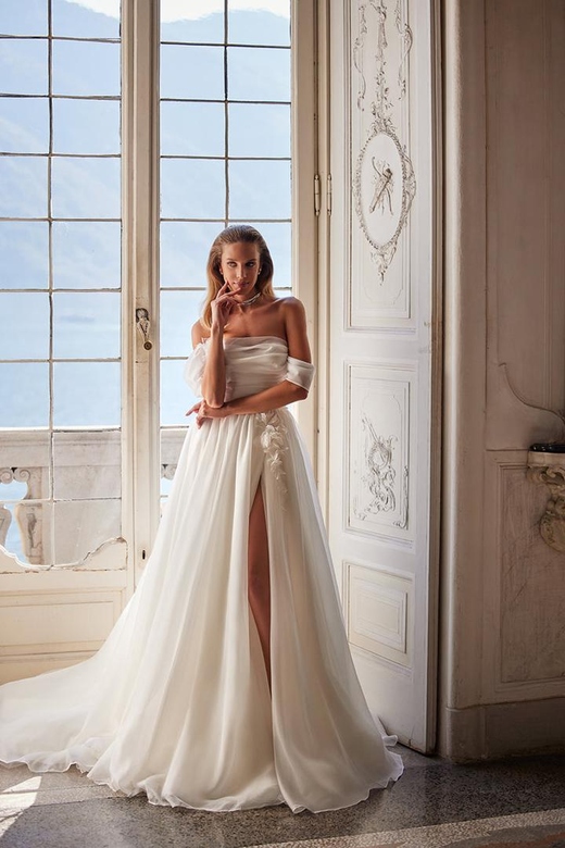 Off-Shoulder Ruched Appliqued Tulle A-Line Wedding Dress