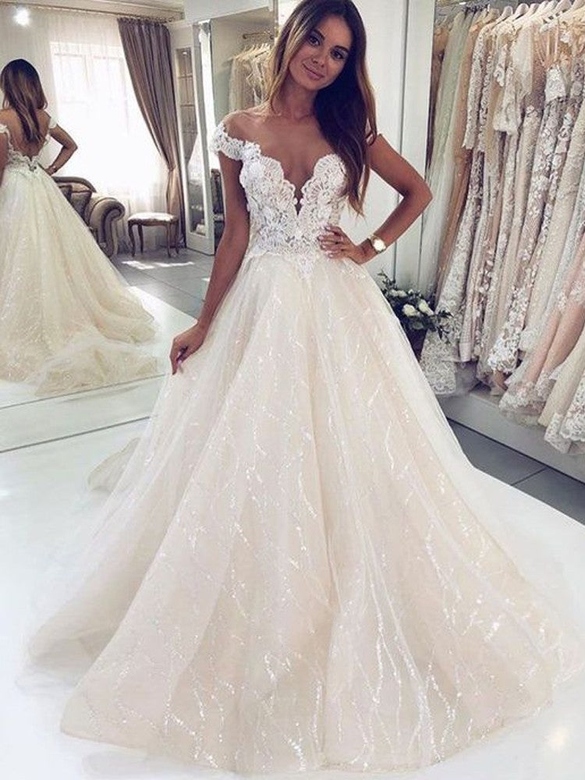 V-Neck Sleeveless Lace Wedding Dress for Beach Bride