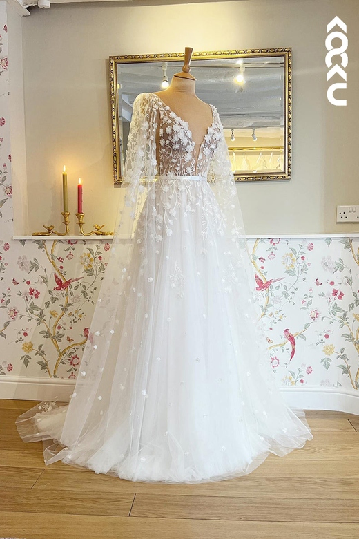 A-Line V-Neck Tulle Appliques Long Sleeves Bohmian Beach Gown