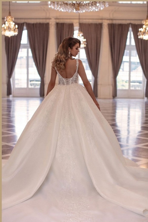 Fabulous Long Princess Wedding Dress, Sleeveless & Lace Online