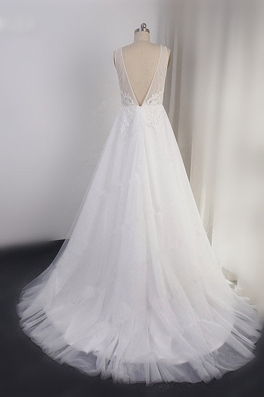 Elegant V-neck Tulle White Wedding Dress with A-Line Lace Appliques and Sleeveless