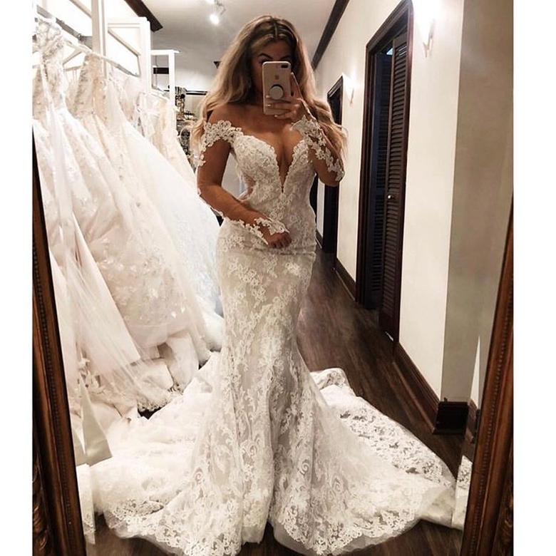 Glamorous Off-Shoulder Long-Sleeved V-Neck Appliques Mermaid Gown