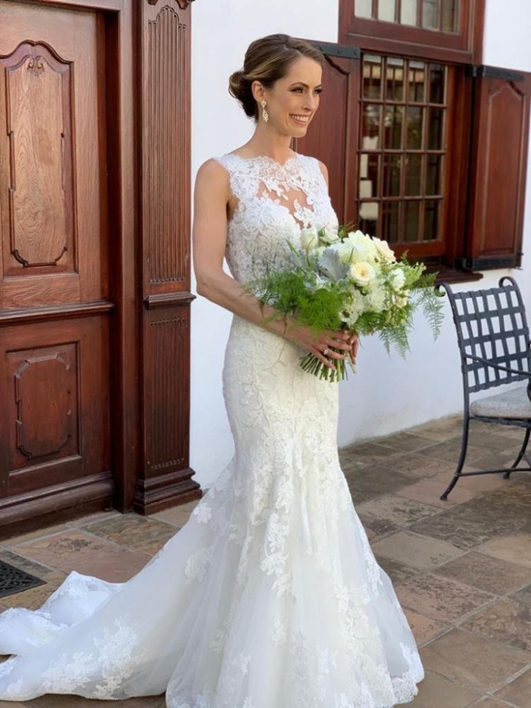 Classic Sleeveless Strap Lace Applique Mermaid Bridal Gown