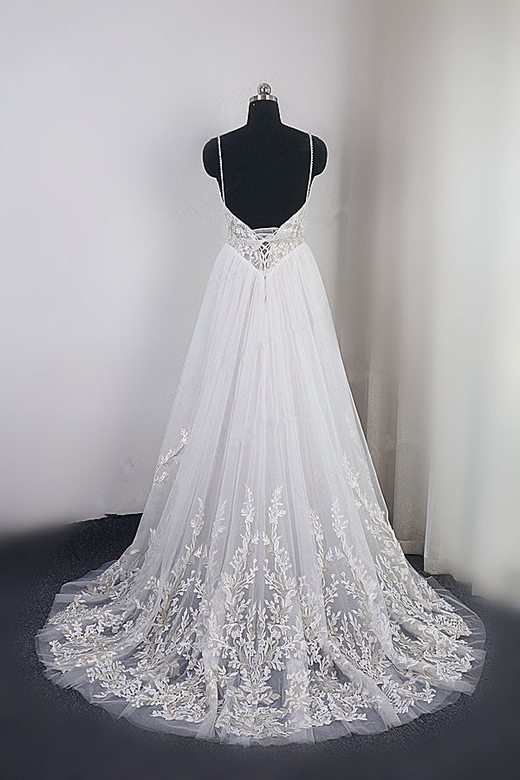 Elegant Spaghetti Straps Tulle Lace Wedding Dress with V-Neck Appliques and See-Through Top