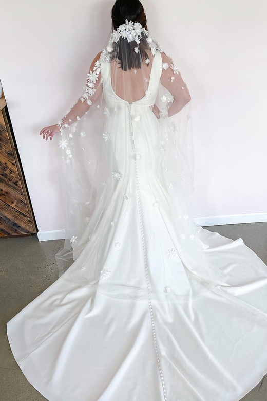 Plus Size Satin V-Neck Mermaid Wedding Dress