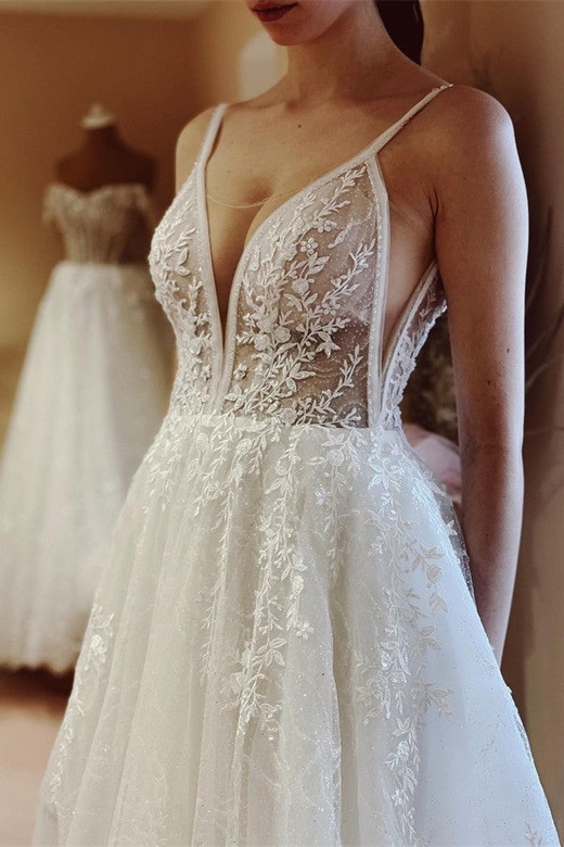 Spaghetti-Straps Bridal V-Neck Tulle Appliques Dress