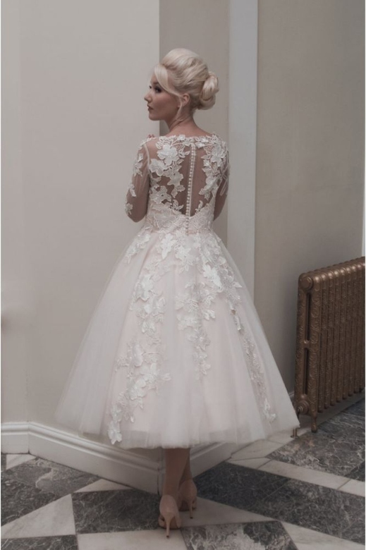 Vintage Ivory Long Sleeves Lace Short Wedding Dress