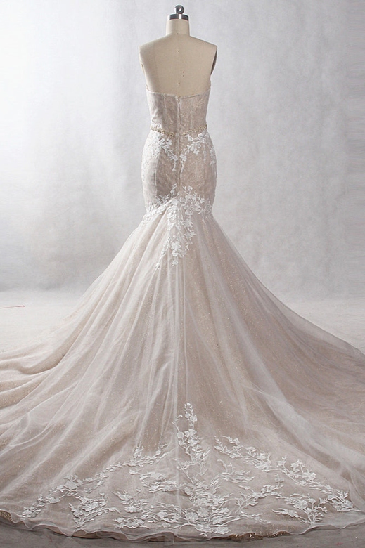 Chic Strapless Tulle Sequins Mermaid Wedding Dress with Sleeveless Appliques and Beadings