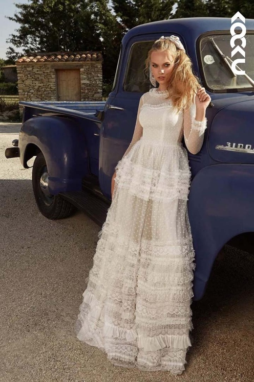 Round Neck Long Sleeves Lace A-Line Long Wedding Gown