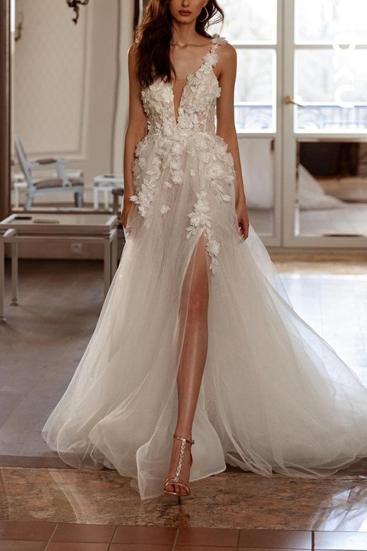 Low V-Neck Appliqued Beaded Backless Tulle Gown