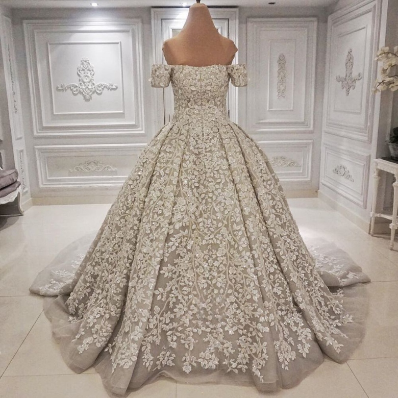 Luxurious Off-Shoulder Lace Appliques, Formal Wedding Gown