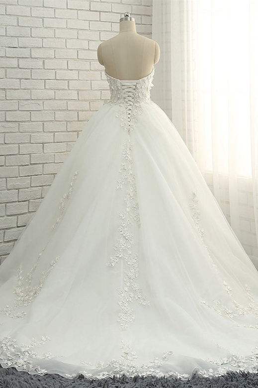 Gorgeous Sweetheart White Wedding Dress with Applique Detail