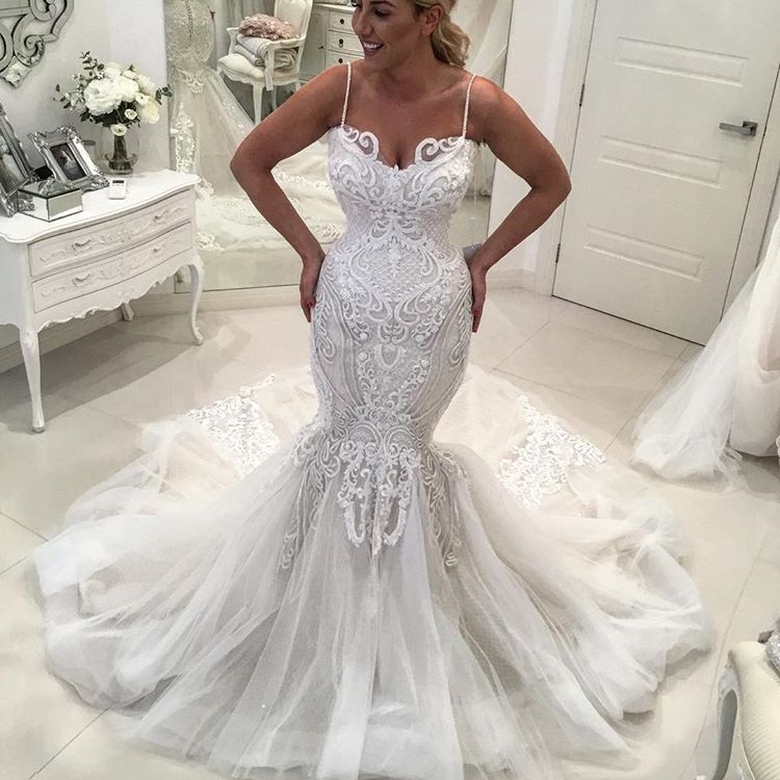 Charming Spaghetti Straps Lace Mermaid Tulle Gown