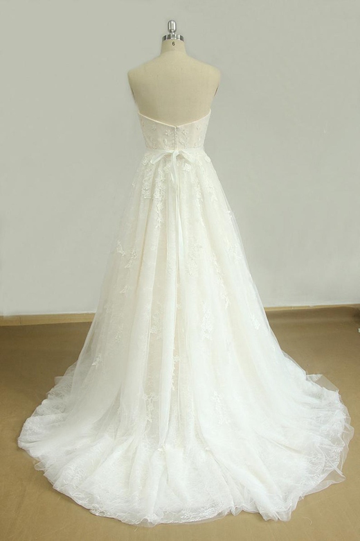 Elegant Strapless Lace Tulle Wedding Gown with White Appliques