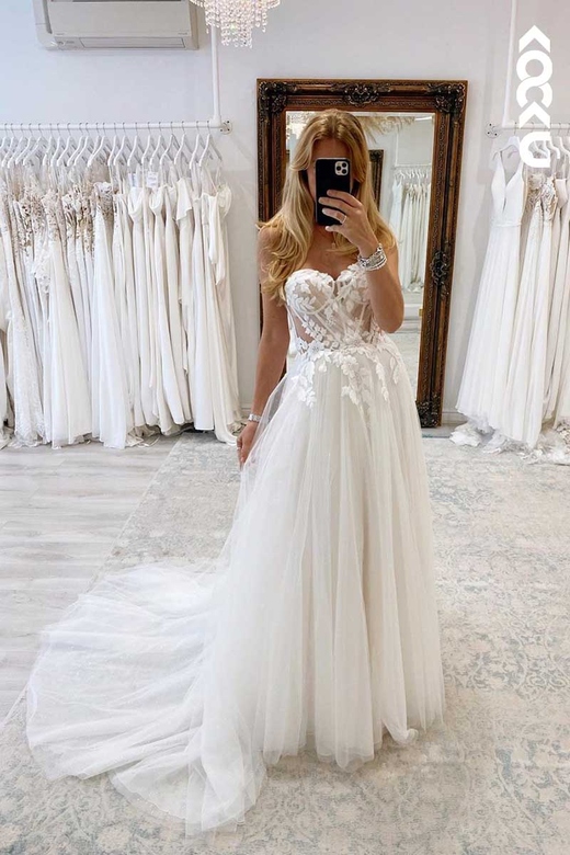 Sweetheart Strapless Lace A-Line Tulle Wedding Gown