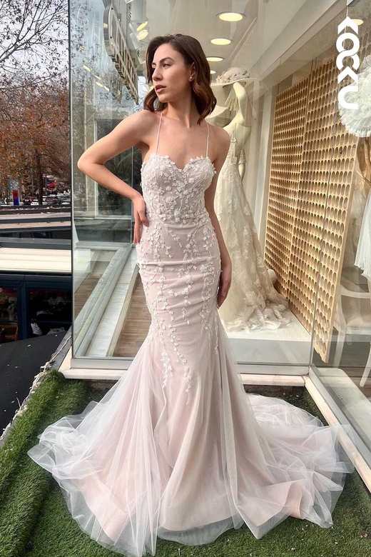 Sweetheart Spaghetti Straps Lace Mermaid Wedding Gown