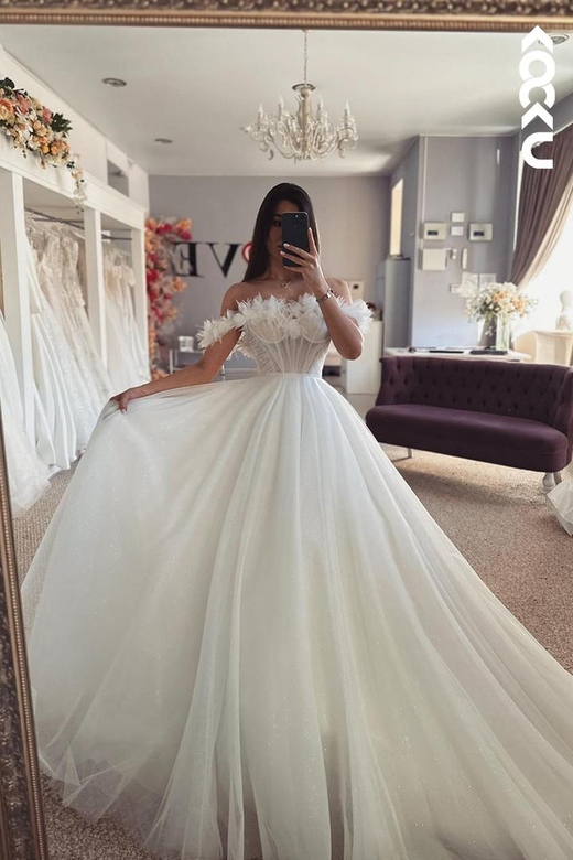 Glamorous & Dramatic Off-Shoulder Sleeveless A-Line Tulle Bridal Gown