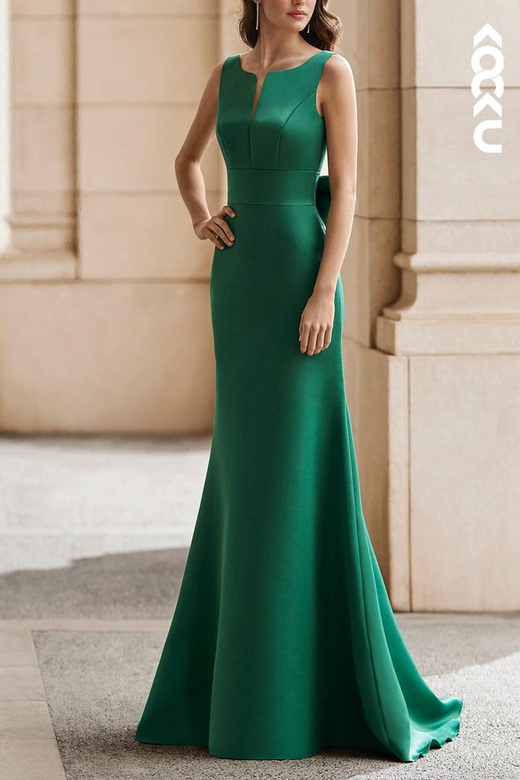 Elegant Sleeveless V-Neck Trumpet Cocktail Dress