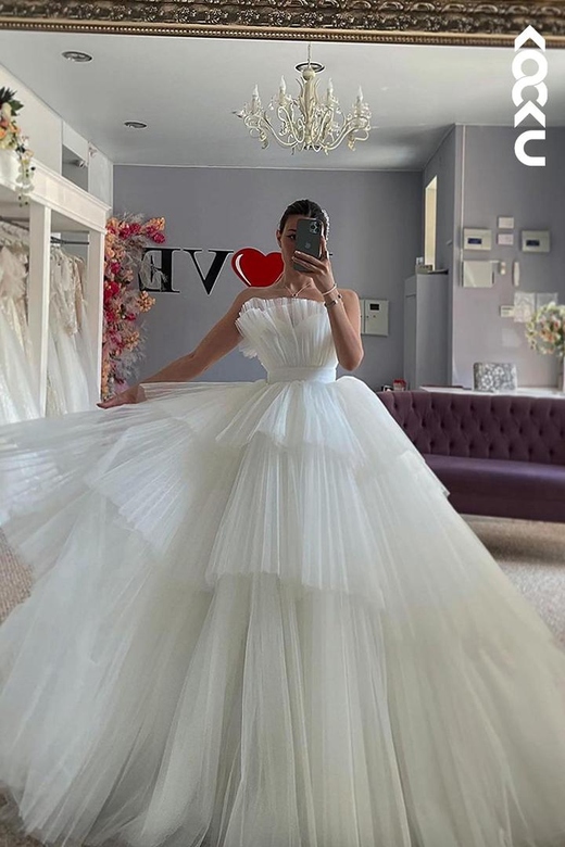 Classic & Charming Off-Shoulder Sleeveless Tulle Ball Gown Wedding Dress