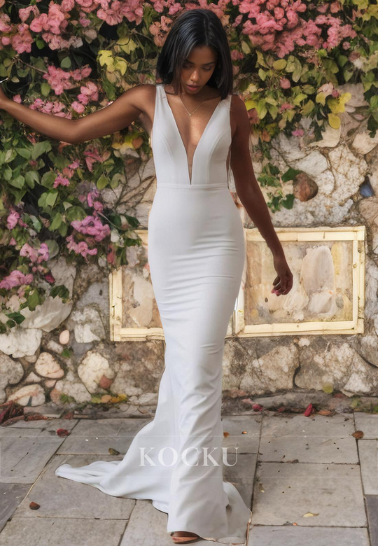 Elegant V-Neck Sleeveless Mermaid Wedding Gown