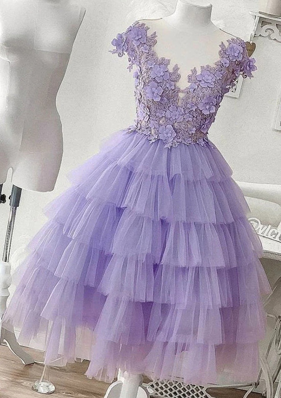 A-Line V-Neck Sleeveless Tulle Short Homecoming Dress with Delicate Applique