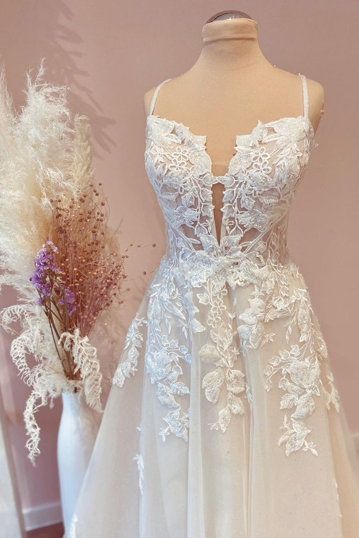 Spaghetti-Straps Lace Wedding Dress with Appliques