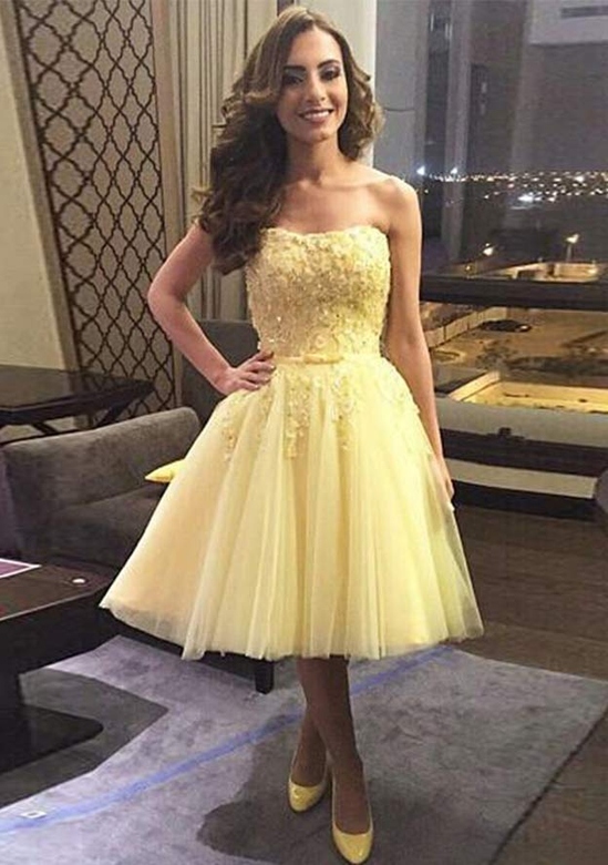 Appliqued Beading Sweetheart Knee-Length Tulle A-Line Homecoming Dress