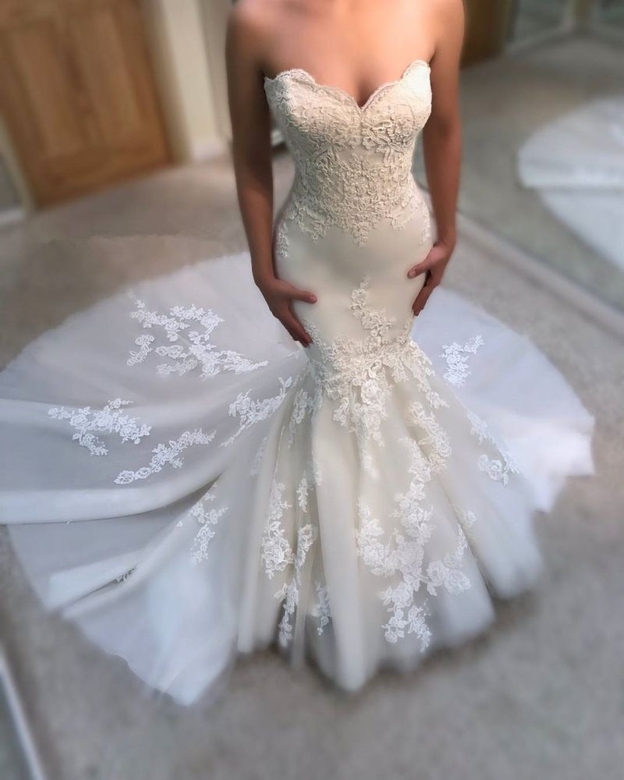 Sweetheart Mermaid Bridal Gown, Modern Strapless Lace Design