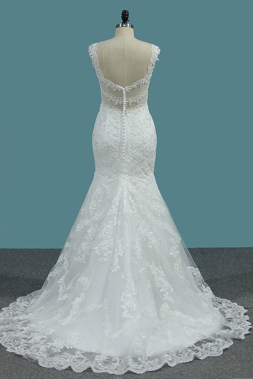 Elegant Mermaid V-neck Tulle White Lace Wedding Dress