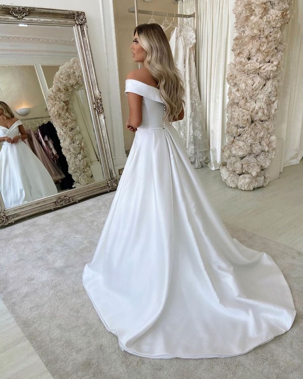 Simple Retro White Off-Shoulder A-line Gown