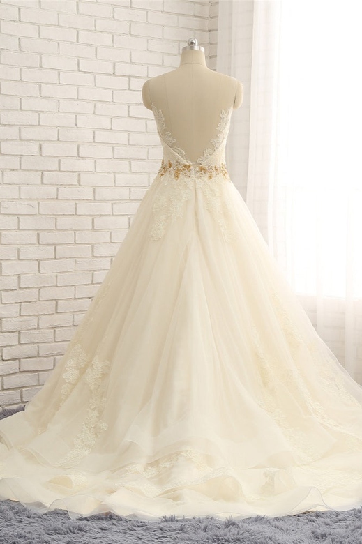 Gorgeous Jewel Sleeveless A-Line Tulle Wedding Dress with Appliques